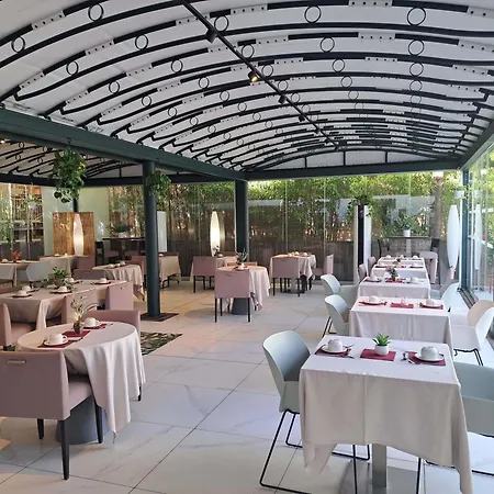 Готель Mercure Аяччо