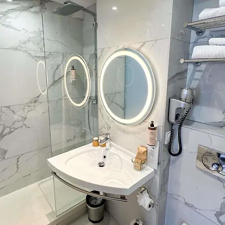 Mercure Hotel 4*